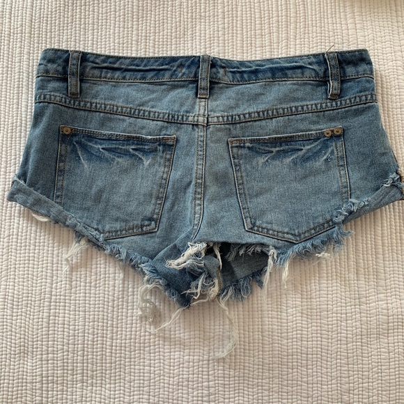 Free People distressed cut off shorts - Picture 2 of 4